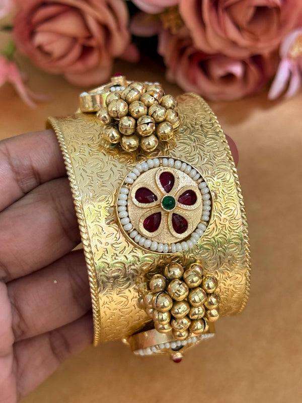 A-BUBBLE KUNDAN KADA image 0