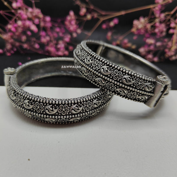 LAHORI KADA PAIR image 0