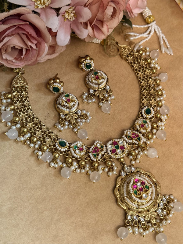 Kundan statement necklace image 1
