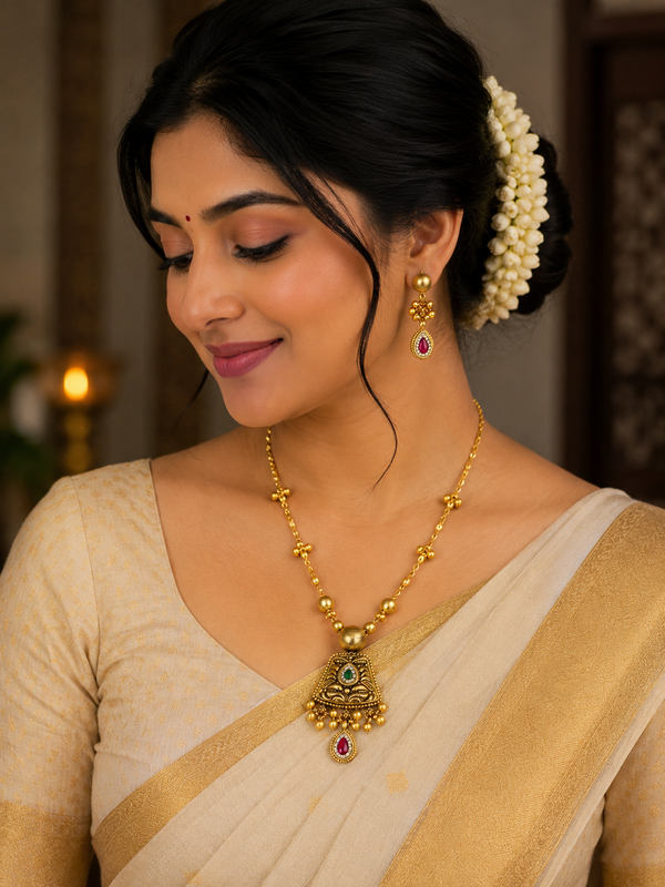 A-delicate necklace image 0