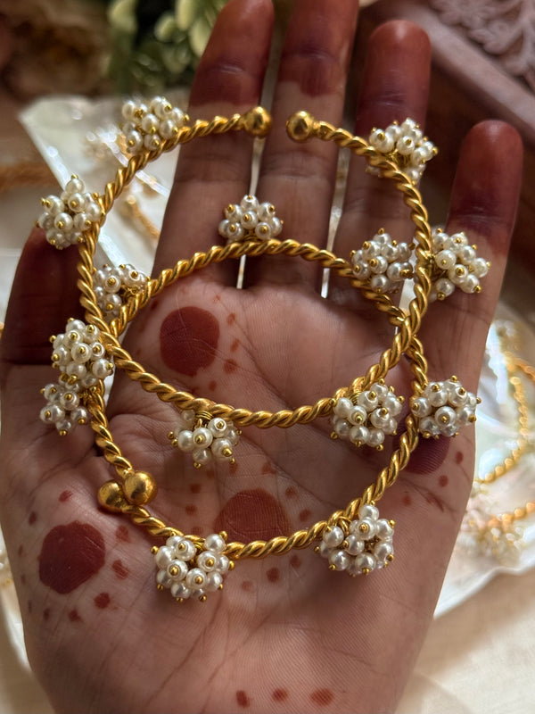 Adjustable bangles