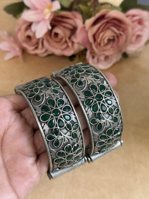 GREEN MOTI KADA PAIR image 0