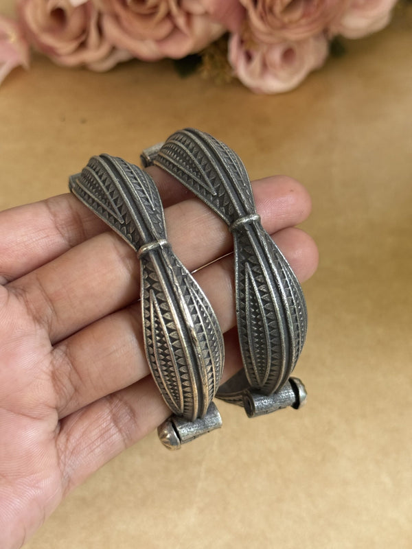 DEEVA KADA PAIR image 0