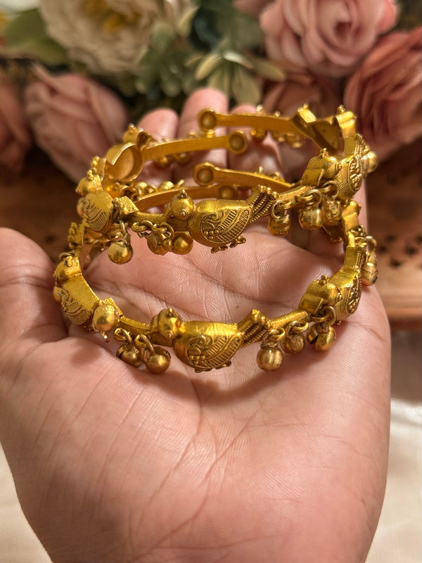 A-adjustable bird bangles image 1