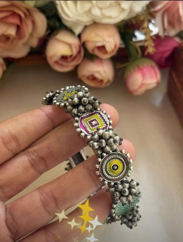 Handcrafted kada