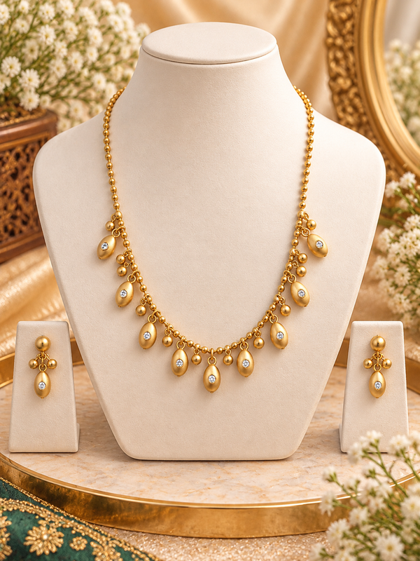 Premium quality, delicate necklace