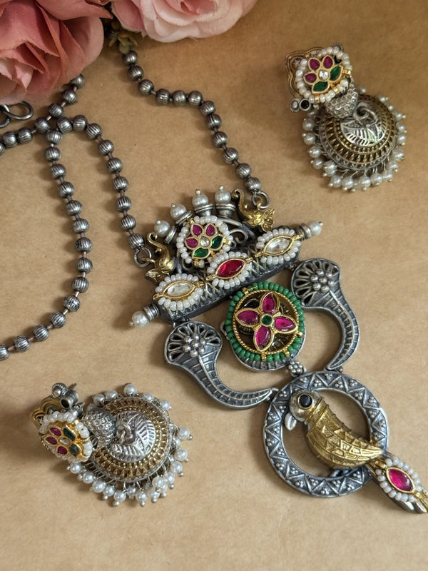 Kundan long necklace image 0