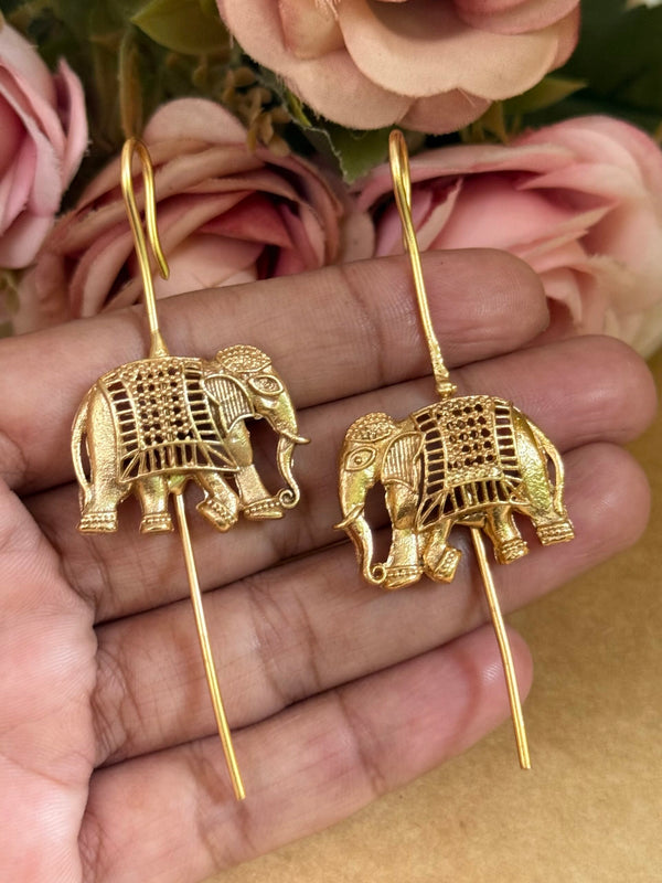 A-elephant niddle ear cuff image 0