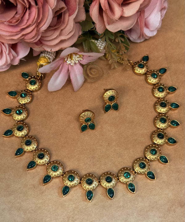 choker image 0