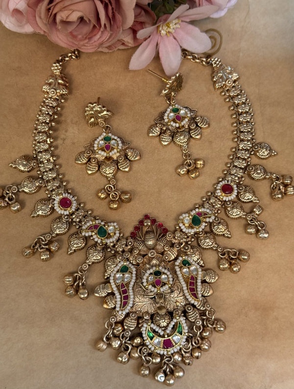 necklace image 1