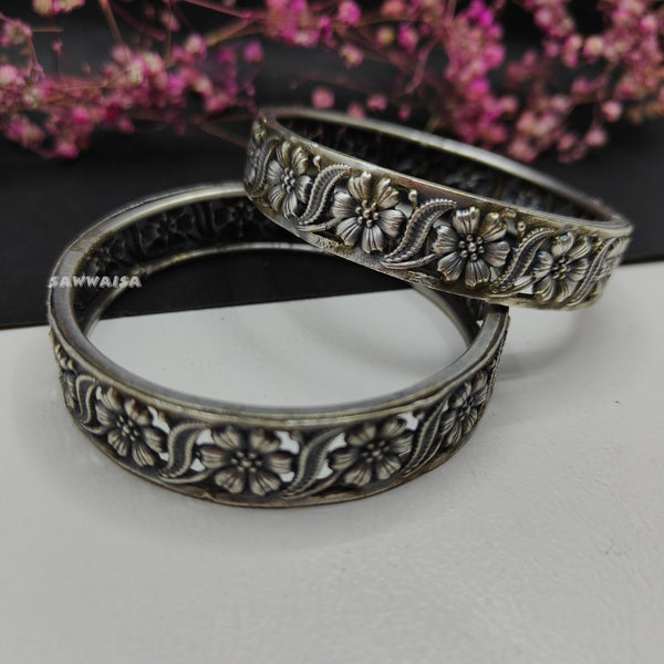 FLOWER DESIGN KADA PAIR image 0