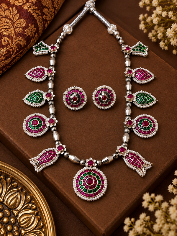 Traditional Rajwadi Kundan Necklace Set with Earrings – Pink & GreenAdd a Royal Touch to Your Jewellery Collection! ✨Elevate your ethnic look with this beautifully crafted Traditional Rajwadi Kundan Necklace Set, featuring stunning pink and green ston