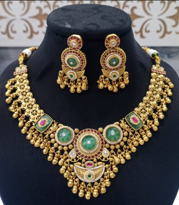 Necklace image 0