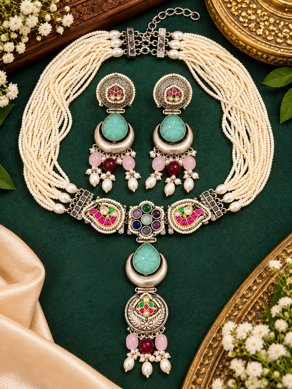 Statement necklace