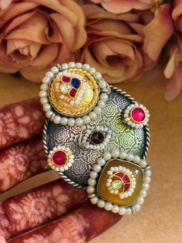 A-adjustable Kundan ring image 1
