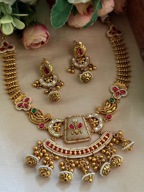 ￼necklace