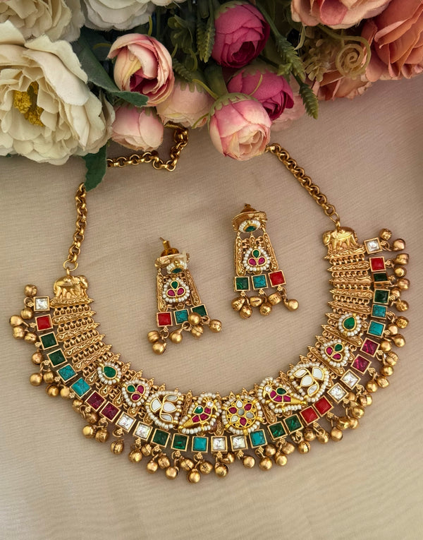A-kundan necklace image 0
