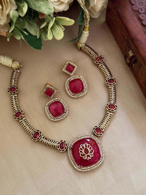 A-statement necklace image 0