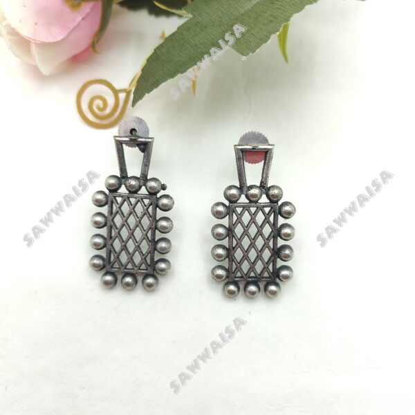 JAALI EARINGS