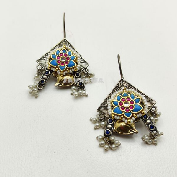 NEELA STONE EARINGS