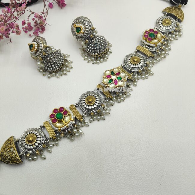 AUSPISIOUS NECKLACE