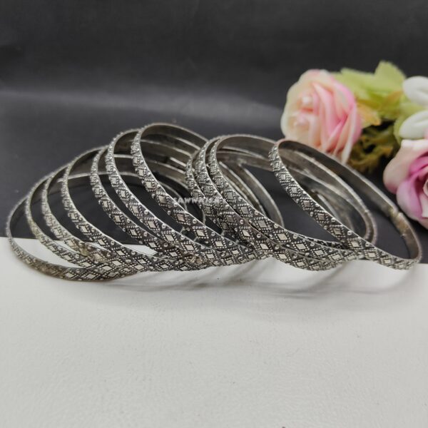 BANGLES 12 PCS