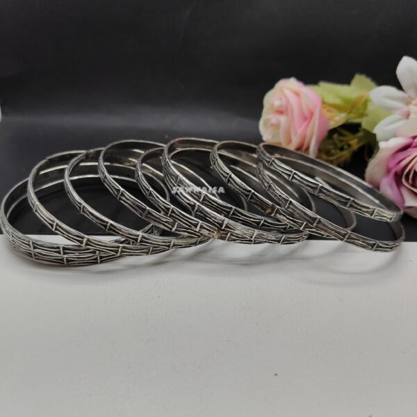 BANGLES 12 PCS