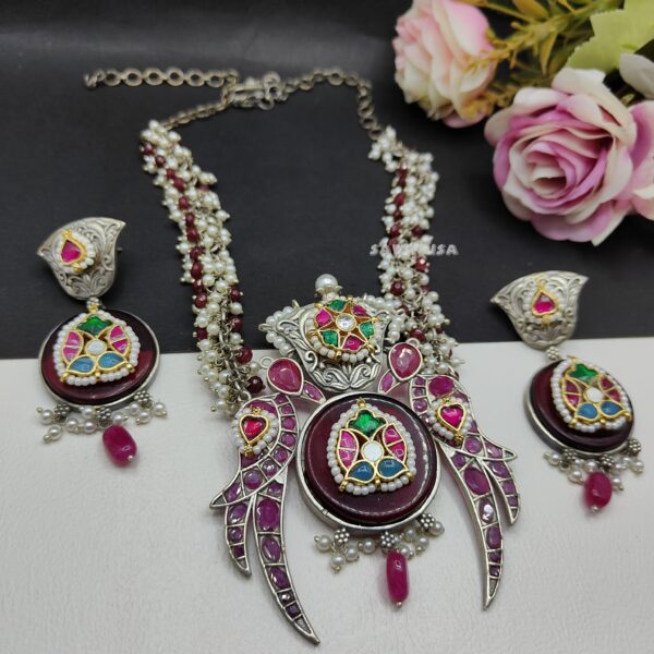 PRECIOUS GEMS NECKLACE