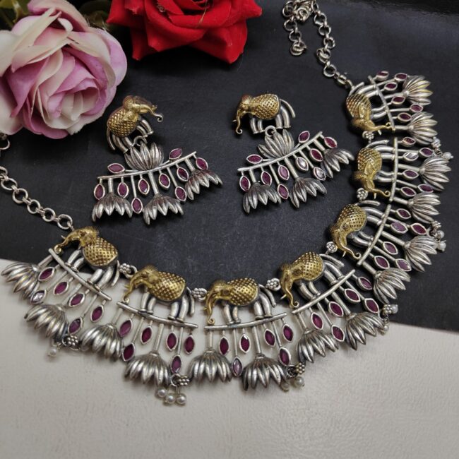 ANDEKHI DUALTONE NECKLACE