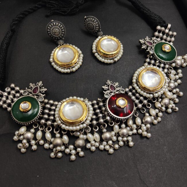 FIZZA NECKLACE