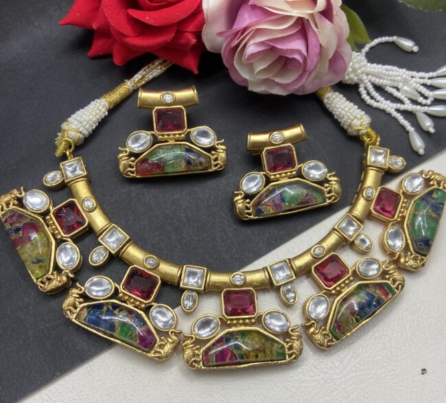ZEHANASIB NECKLACE