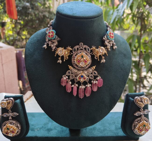 GOLDEN NANDI AURA NECKLACE