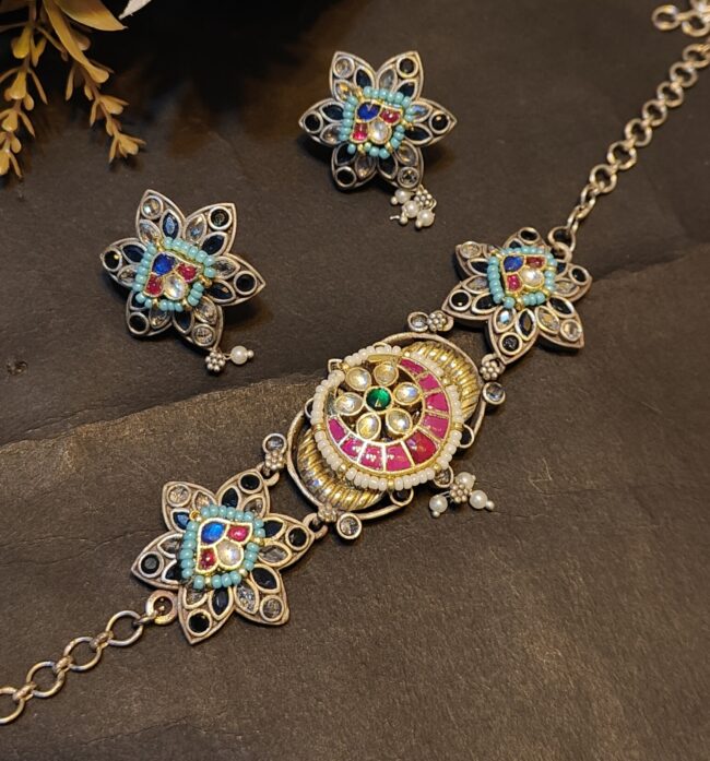 MEERA DAIMOND STUDED NECLACE