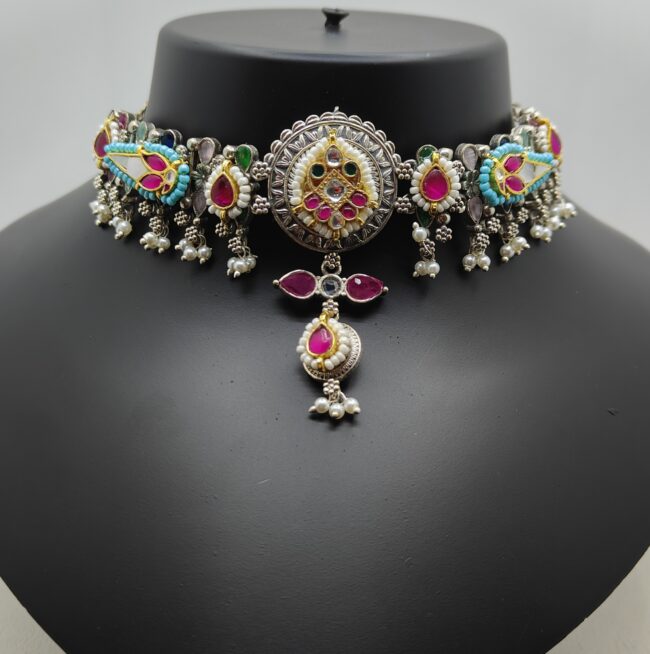 SAWWARIYA NECKLACE
