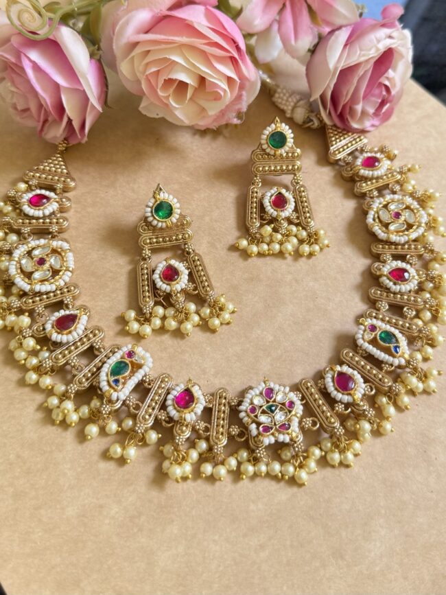 AARYA PACHI KUNDAN NECKLACE