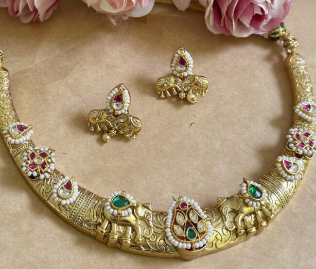 GOLDEN HATHI PACHI KUNDAN NECKLACE
