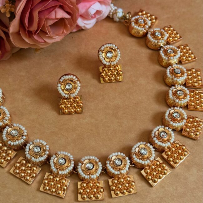 MOR CHAAP KUNDAN NECKLACE