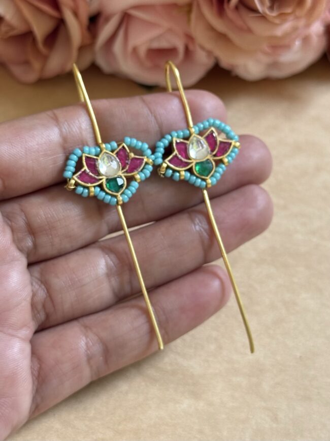 NEEDLE EARCUFF